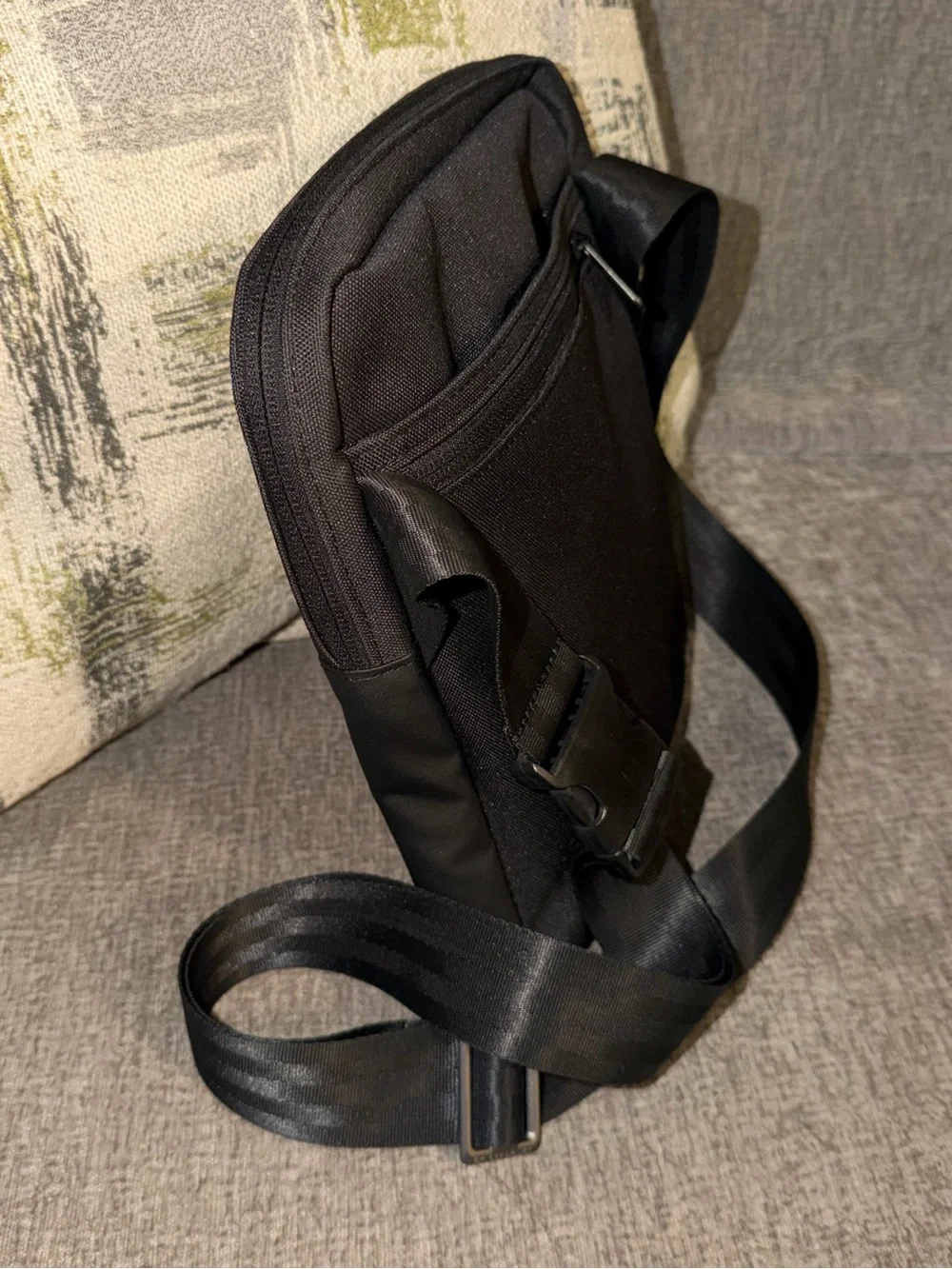 Briggs & Riley Men’s Black Delve TrekSafe Vertical Crossbody